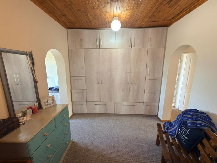 To Let 4 Bedroom Property for Rent in Langerug Western Cape